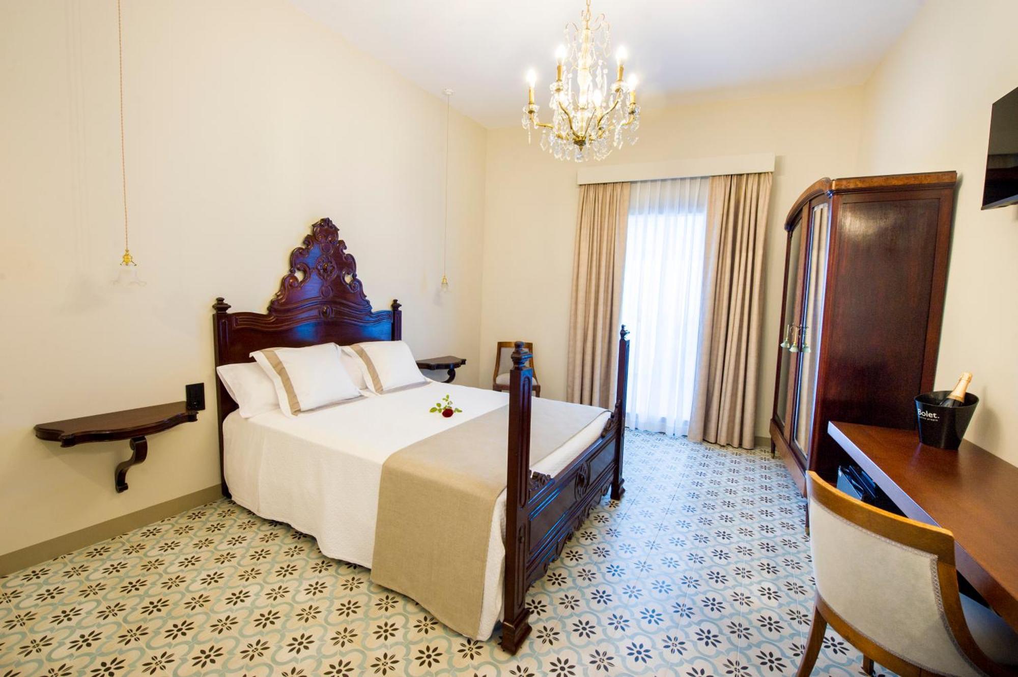 Bolet Casa Modernista Bed & Breakfast